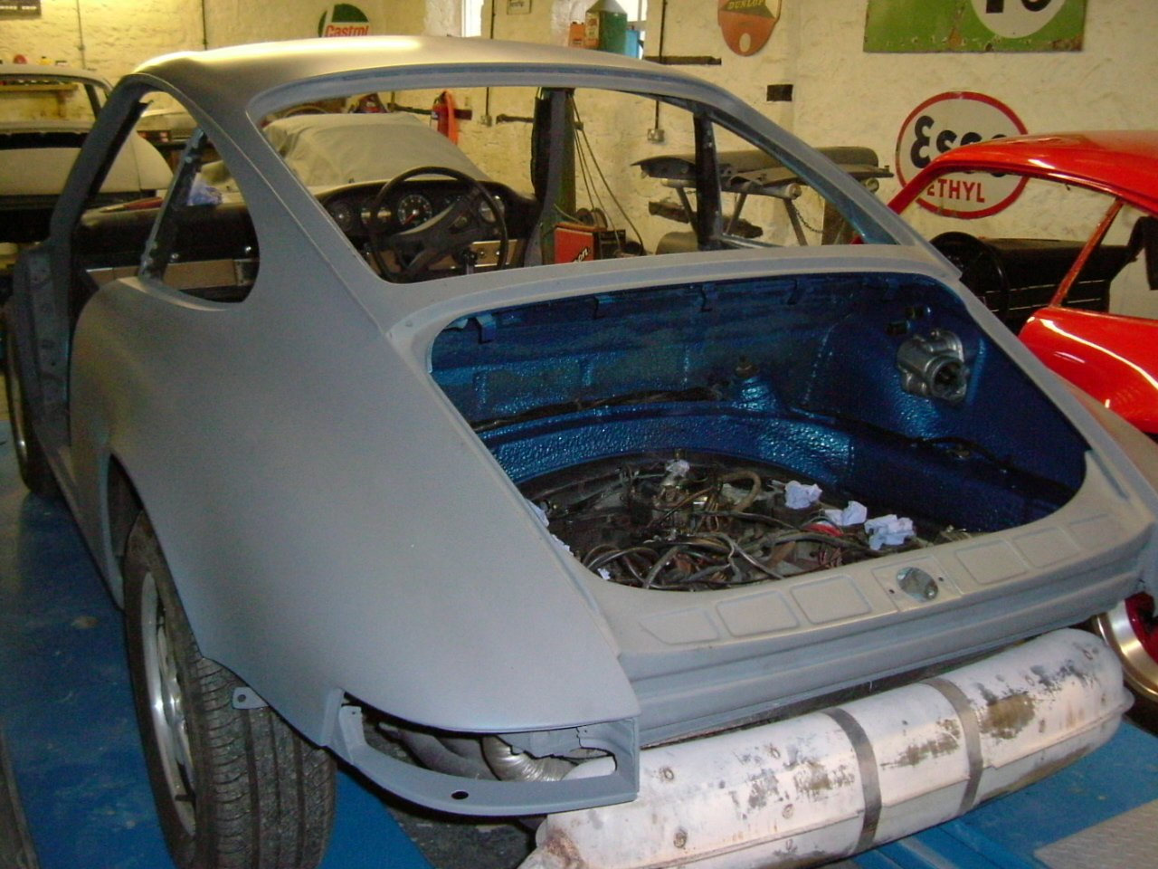 The Blue Pearl during restoration at Export 56 - 1972 Porsche 911T
