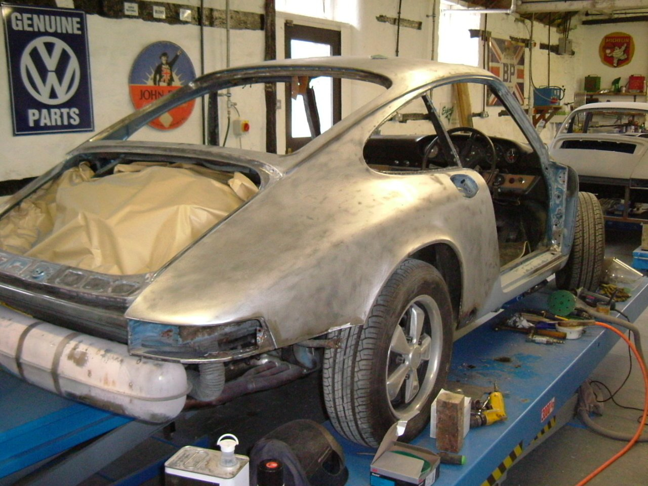 The Blue Pearl during restoration at Export 56 - 1972 Porsche 911T